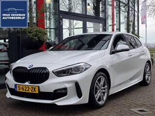 BMW 118i M-SPORT | Navigatie | Stoelen + Stuur verwarmbaar | Cruise Control | Electr. achterklep | Climate Control