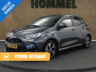 Toyota Yaris 1.5 Hybrid 115 First Edition - ORIGINEEL NEDERLANDSE AUTO - AFKOMSTIG VAN 1E EIGENAAR - FACELIFT MODEL - NAVIGATIE - LICHT EN REGENSENSOR - 16 INCH LICHT METALEN VELGEN - CAMERA - 4 X ELEKTRISCHE RAMEN - KEYLESS ENTRY/ START - CLIMATE CONTROL - ADAPTIEVE CRUISE CONTROL