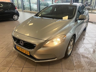 Volvo V40 1.6 D2 Kinetic ACHTERUIT RIJ CAM NW APK BJ 2013 !!!