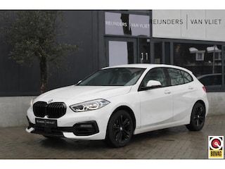 BMW 118i Executive Edition | Black Pack | Sportstoelen | PDC V+A | Digi Dash | CarPlay |