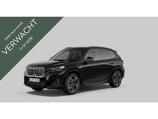BMW X1 sDrive18i M Sportpakket | Panoramadak | Driving Assistant Plus | Elektrische Trekhaak | Elektrische Stoelen | Hifi-system Harman/kardon | Premium pack | 19 inch lichtmetalen M wielen |