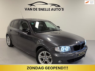 BMW 118i High Executive AUTOMAAT/PDC/KETTINGVERVANGEN/NAP