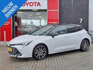 Toyota Corolla Hybrid 140 GR Sport SCHUIF/KANTELDAK SPORTIEVE UITSTRALING PARKEERSENSOREN