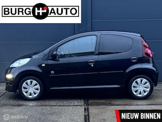 Peugeot 107 1.0 Envy 5 deurs - AIRCO - CPV - EL. RAMEN - LED - BLUETOOTH - STUURBEKRACHTIGING - RADIO/CD - NL AUTO - NAP - APK T/M 06-07-2026 -