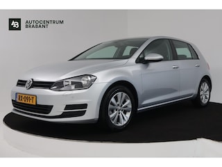 Volkswagen Golf 1.2 TSI Connected Series (STOELVERWARMING, AUTOMAAT, NAVIGATIE CARPLAY, PARKEERSENSOREN)