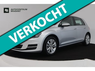 Volkswagen Golf 1.2 TSI Connected Series (STOELVERWARMING, AUTOMAAT, NAVIGATIE CARPLAY, PARKEERSENSOREN)