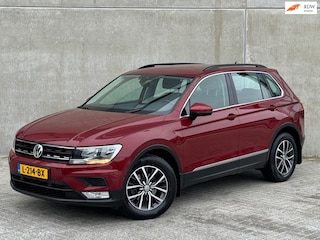 Volkswagen Tiguan 1.4 TSI 150PK 2016 Rood TREKHAAK|NAP|APK