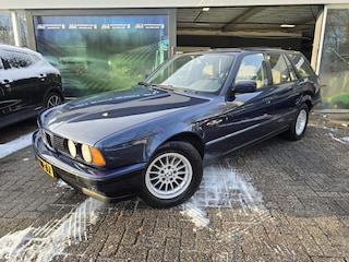 BMW 5-serie Touring 520i | 3E EIGENAAR | 12MND GARANTIE | AUTOMAAT | SCHUIFDAK X2| ELEC RAMEN | LMV |