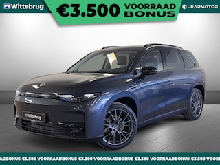 Leapmotor C10 REEV Design 28.4 kWh Range Extender 950 km RANGE Automaat met Lederen bekleding, Elektrische stoelen en Camera Standaard leveren wij onze auto’s af inclusief de onvermijdbare kosten en inclusief 6 of 12 maanden BOVAG garantie. Uiteraard kennen wij de historie van de auto’s die wij verkopen en hebben o