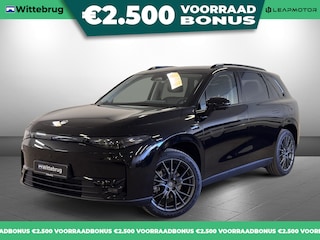 Leapmotor C10 REEV Design 28.4 kWh Range Extender 950 km RANGE Automaat met Lederen bekleding, Elektrische stoelen en Camera Standaard leveren wij onze auto’s af inclusief de onvermijdbare kosten en inclusief 6 of 12 maanden BOVAG garantie. Uiteraard kennen wij de historie van de auto’s die wij verkopen en hebben o