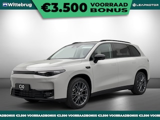 Leapmotor C10 REEV Design 28.4 kWh Range Extender 950 km RANGE Automaat met Lederen bekleding, Elektrische stoelen en Camera Standaard leveren wij onze auto’s af inclusief de onvermijdbare kosten en inclusief 6 of 12 maanden BOVAG garantie. Uiteraard kennen wij de historie van de auto’s die wij verkopen en hebben o