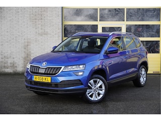 Skoda Karoq 1.5 TSI ACT 150PK! Automaat Business Edition BJ2020 Lmv 17" | Led | Pdc | Navi | Keyless entry | Achteruitrijcamera | App-Connect | Dashboard verlichting | Climate control | Cruise control | Getint glas