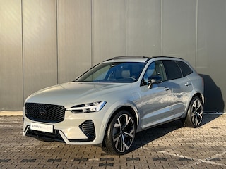 Volvo XC60 T6 Plug-in hybrid AWD Ultra Black Edition | Bowers&Wilkins | Luchtvering | Panoramadak | 360 Camera | Gelamineerd Glas | 22 Inch | Stoelvenitlatie | Massage