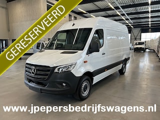 Mercedes-Benz Sprinter 317 CDI L2 H2 Pro / LED / MBUX / Navigatie / Camera / Parkeersensoren / Cruise control / Airco / 270 Graden achterdeuren