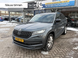 Skoda Kodiaq 1.5 TSI 4x4 Sportline Automaat | Trekhaak uitklapbaar | Grootscherm navigatiesysteem | LED verlichting | Canton HiFi | Sfeerverlichting | Elektrisch verstelbare voorstoelen | 360° camera | Parkeersensoren voor en achter
