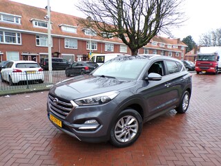 Hyundai Tucson 1.6 GDi Comfort NAVI TEL CRUISECONT TREKHAAK STOELVERWRM