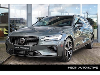 Volvo V60 2.0 T6 Plug-in hybrid AWD Plus Dark | Nieuw en direct leverbaar | Sportstoelen Elektrisch + Geheugen | Harman/Kardon Audio | Stoel + Stuurverwarming | Dodehoeksensoren | Adaptieve Cruise + Pilot Assist | Google Service
