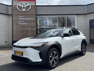 Toyota bZ4X DYNAMIC 71 KWH BI-TONE NIEUW & DIRECT LEVERBAAR!!! PANO-DAK PARK-SENSOREN BLIND-SPOT 360° CAMERA WARMTEPOMP