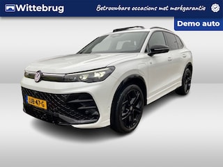Volkswagen Tiguan 1.5 eHybrid R-Line Edition / App connect / Panoramadak / Leder interieur / Trekhaak / R-Line