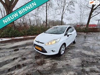 Ford Fiesta 1.4 Ghia LEUKE AUTO RIJDT EN SCHAKELT GOED