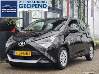 Toyota Aygo 1.0 VVT-i x-play | Naivgatie via Smartphone | Apple Carplay | Airconditioning | Parkeercamera