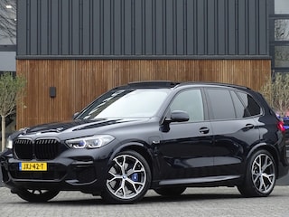 BMW X5 45e 394PK X-drive M-Sport / skylounge / carbon / laser / 360°