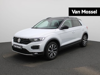 Volkswagen T-Roc 1.5 TSI Style | Automaat | Apple Carplay / Android Auto | Trekhaak | Navigatie | Virtual Cockpit | Panoramadak | Stoelverwarming | Adaptieve Cruise Control | Climate Control | Lichtmetalen Velgen |