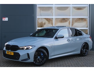 BMW 330e M-Sport Pro | Pano | HUD | HK | 19''