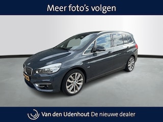 BMW 2-serie Tourer 218i 136pk High Executive Automaat 7P. / Panoramadak / Navigatie / Stoelverwarming / Camera / Trekhaak