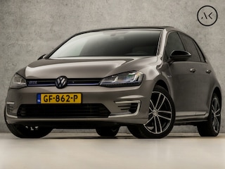Volkswagen Golf 1.4 TSI GTE 204Pk Automaat (SCHUIFDAK, APPLE CARPLAY, NAVIGATIE, CLIMATE, SPORTSTOELEN, PARKEERSENSOREN, LM VELGEN, CRUISE, NIEUWSTAAT)