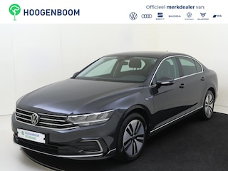 Volkswagen Passat 1.4 TSI PHEV GTE Business | Achteruitrijcamera | 3-zone airco | Adaptieve cruise control | CarPlay | Stoelverwarming | Navigatie |