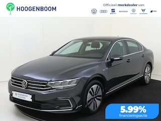 Volkswagen Passat 1.4 TSI PHEV GTE Business | Achteruitrijcamera | 3-zone airco | Adaptieve cruise control | CarPlay | Stoelverwarming | Navigatie |