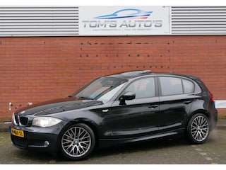 BMW 118i M-SPORT. nieuwe ketting. navi. stoelverwarming. schuifdak. clima.