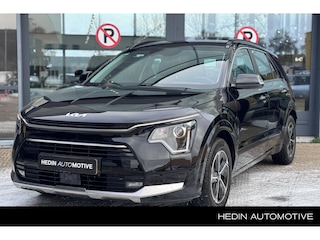 Kia Niro 1.6 GDi Hybrid DynamicLine Adaptieve Cruise Control | Achteruitrijcamera | Parkeersensoren voor & achter | Half leder/stof bekleding | Lichtmetalen velgen | Apple Carplay/Android auto | Navigatie | Lane Assist