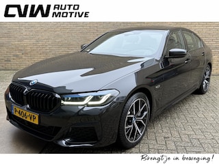 BMW 530e Edition Plus | M-pakket | Schuif/kanteldak | BMW Laser Light | Leder | Sportstoelen | Head up | Memory | Stoelverwarming | Adaptieve cruise | Elektrische achterklep | Camera | Virtual cockpit | Sfeerverlichting | Shadowline | Recent groot onderhoud!