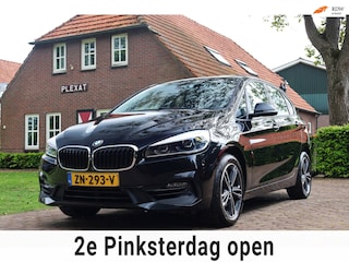 BMW 2-serie Tourer 218i Executive Edition Aut. | Panorama | Full Led | Sportstoelen | Stoelverwarming | Facelift | NAP |