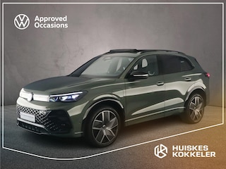 Volkswagen Tiguan R-Line Edition 1.5 TSI eHybrid 272pk DSG Automaat Trekhaak, Panoramadak, Black Style, Adaptive cruise control, Elektrische achterklep, Achteruitrijcamera