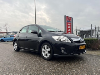 Toyota Auris 1.8 Full Hybrid Aspiration | NAVI | Camera | Cruise Control | Trekhaak | Bluetooth | Zomer/Winterbanden