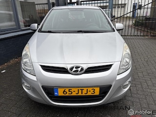 Hyundai i20 1.2i Dynamic ECC Racdio CD AUX USB Mistlampen voor 5drs
