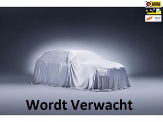 Skoda Karoq 1.5 TSI ACT Business Edition Plus benzine automaat panoramadak navigatie trekhaak parkeersensoren