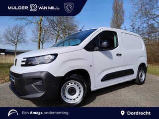 Peugeot Partner L1 50 kWh 136pk | ACTIE! | 8 jaar garantie | 0% financial lease | Apple Carplay | Android Auto | Multimedia | Achteruitrijcamera | Parkeersensoren achter | Digital cockpit | Stuurwielbediening | Bestuurdersstoel comfort | Armsteun | Warmtepomp | Vehicle to load | ECO koplampen | Houten afwerking laadruimte | Reservewiel | van €30.595 voor €26.650