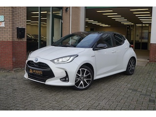 Toyota Yaris 1.5 Hybrid Launch Edition Bi-Tone|Parelmoer wit/Zwart|Head-up|Stuurverwarming|Stoelverwarming|LED|Navigatie|Camera