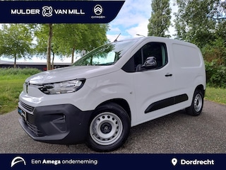 Citroën Berlingo L1 50 kWh 136pk | 8 jaar garantie | 0% financial lease | Apple Carplay | Android Auto | Multimedia | Achteruitrijcamera | Parkeersensoren achter | Digital cockpit | Stuurwielbediening | Bestuurdersstoel comfort | Armsteun | Warmtepomp | Vehicle to load | ECO koplampen | Houten afwerking laadruimte | Reservewiel | van €30.595 voor €26.650