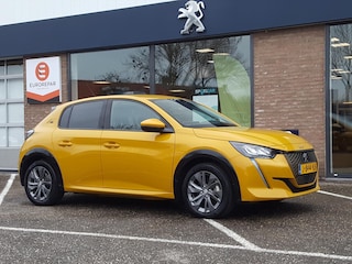 Peugeot 208 50kWh 136pk 3-fase Allure Pack Apple Carplay & Android Auto | 3D cockpit | Navigatie | Achteruitrijcamera | Parkeersensoren voor&achter | Cruise | LMV
