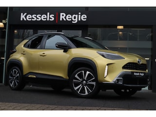 Toyota Yaris Cross 1.5 Hybrid AWD Launch Edt. Pano Bi-tone HuD JBL Leer 18" Keyless ACC Camera