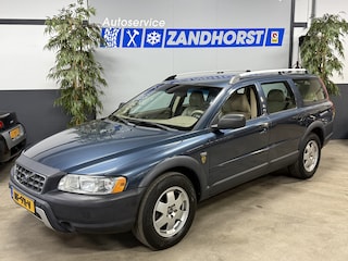 Volvo XC70 2.4 D5 Kinetic AWD // Leer // Trekhaak