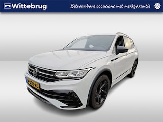 Volkswagen Tiguan 1.5 TSI R-Line Business+ 7p. / AUTOMAAT/ PANO/ TREKHAAK/ 2X R-LINE/ CAMERA/ PARK. SENSOREN/ DIGITAL DASHBOARD/ LED/ NAVI/ CLIMA/ 19" LMV