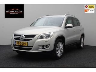 Volkswagen Tiguan 2.0 TSI Sport&Style 4Motion 2011 | Schuifkanteldak | Airco | Parkeersensoren | Goed Onderhouden | DAB+ Radio | 2 Sleutels | Xenon | Boekjes