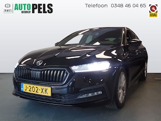 Skoda Octavia 1.0 TSI Sport Business Navigatie, Clima controle, Cruise controle, Stuurverwarming, Elek ramen v/a, Elek achterklep, Xenon verlichting, Pdc v/a, Lm velgen 17'' Nederlandse auto!! Bovag afleverpakket 695,-