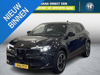 Alfa Romeo Junior Elettrica Speciale 54 kWh | Adaptive Cruise Control | Achteruitrijcamera | Navigatie | Panorama dak | Stoelverwarming